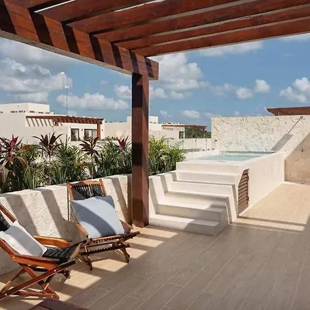 Spacious 2 Bdr Ph Blue Luxury Condo Pvt Pool Terrace Jungle View